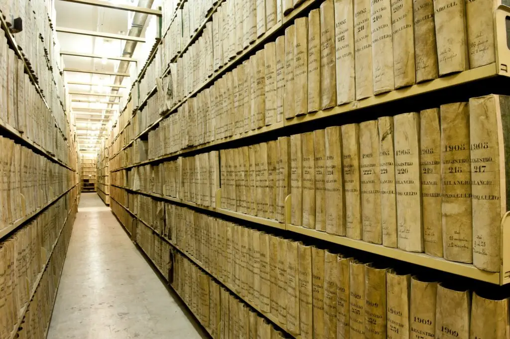 Archivio di Stato con gli originali di tutte le vecchie leggi italiane