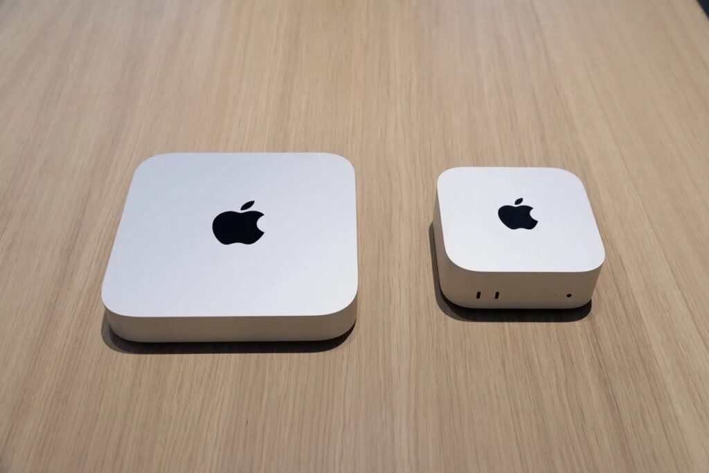 Il nuovo Mac mini M4 con il predecessore che utilizza M2