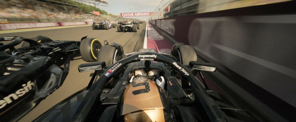 Un esempio di ripresa fatta con la videocamera dell'iPhone a bordo di una vera Formula 1 (Immagine Apple)