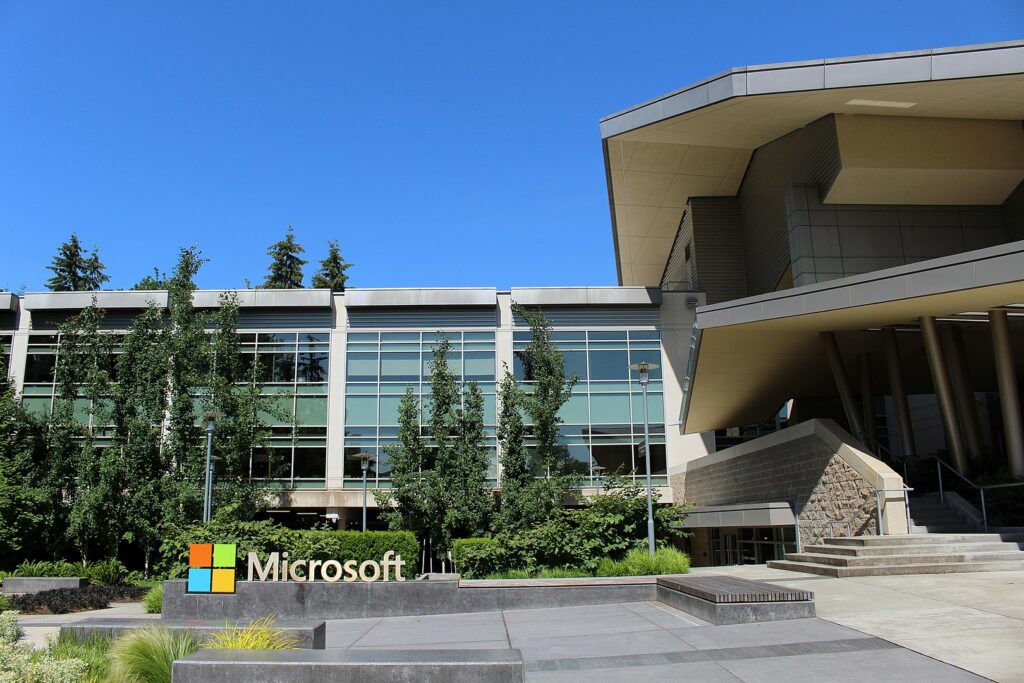 Il visitor center di Microsoft nel campus di Redmond, conosciuto internamente come Building 92 (Immagine WIkipedia)