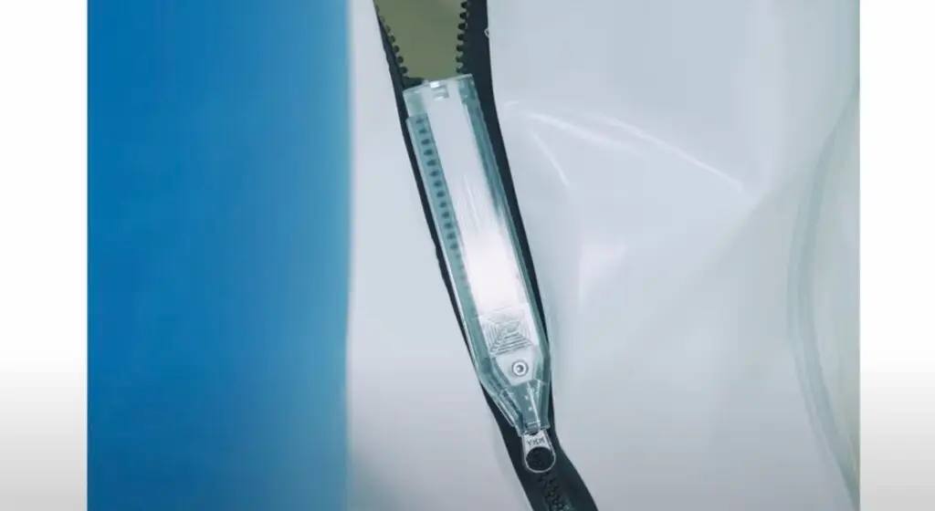 La zip autonomatica (Immagine YKK)