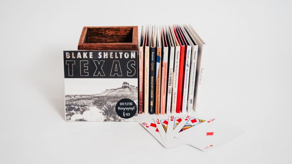 Parte del catalogo di Tiny Vinyl (Immagine Nathan Zucker per Tiny Vinyl)