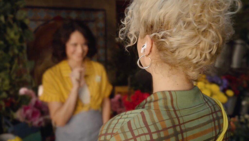 Cosa potrebbe andare male se è l'AI a parlare per noi (Immagine Apple)