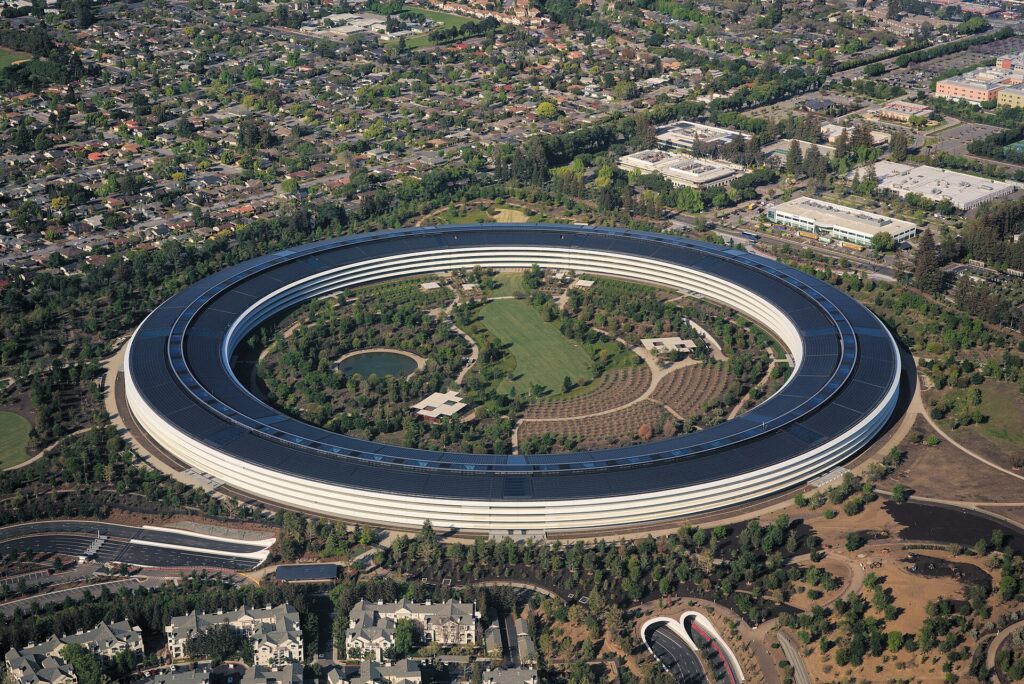 Apple Park è l'attuale quartier generale di Apple (Immagine Wikipedia)
