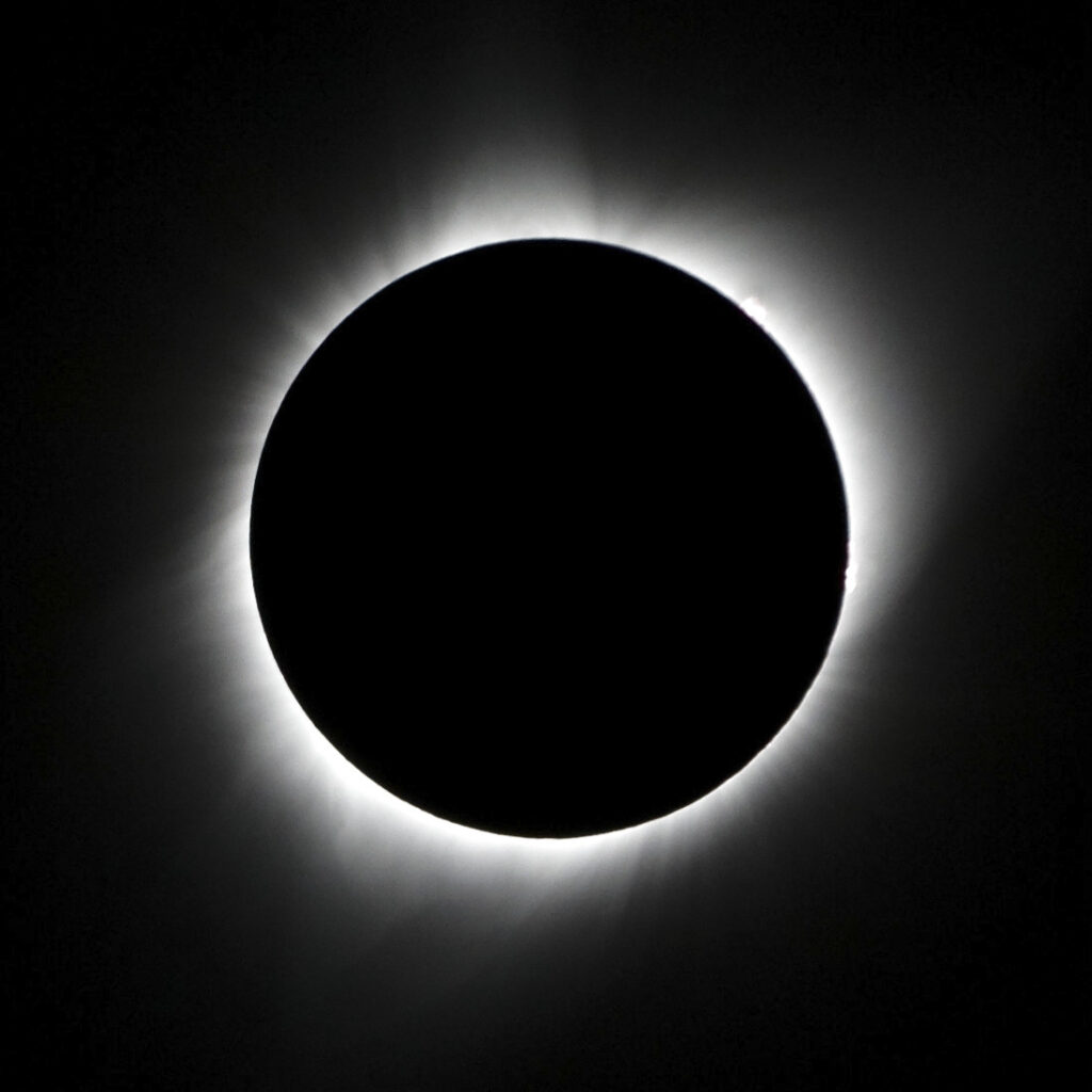 Eclisse solare totale 21 agosto 2017 (Immagine Wikimedia)